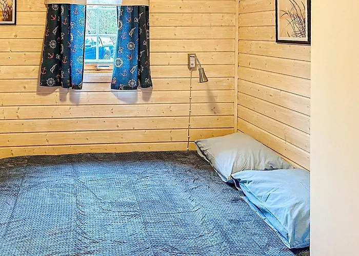 4 Person In Lysoysundet *