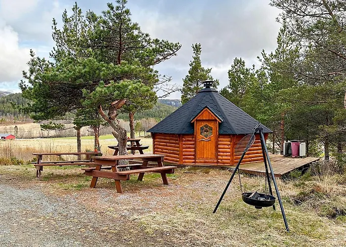 4 Person In Lysoysundet Semesterbostad